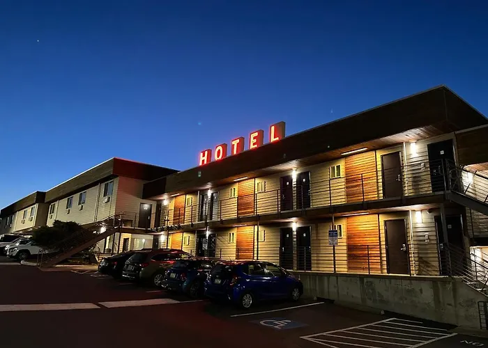Aladdin Inn And Suites